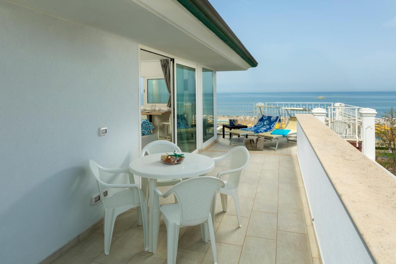 Rubino Apartments A 100Metri Dal Mare Риччоне Экстерьер фото